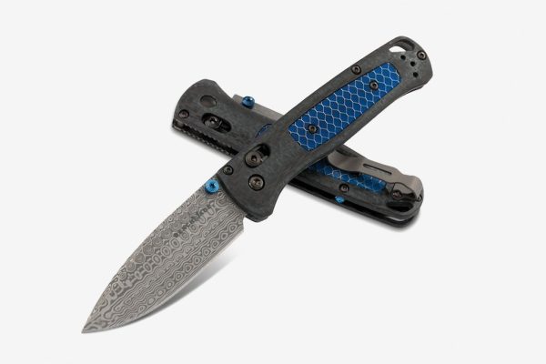 Bugout, Gold Class“ Carbon Fiber w/C-Tek Inlays Drop Point- AxisLock Folder - Image 2